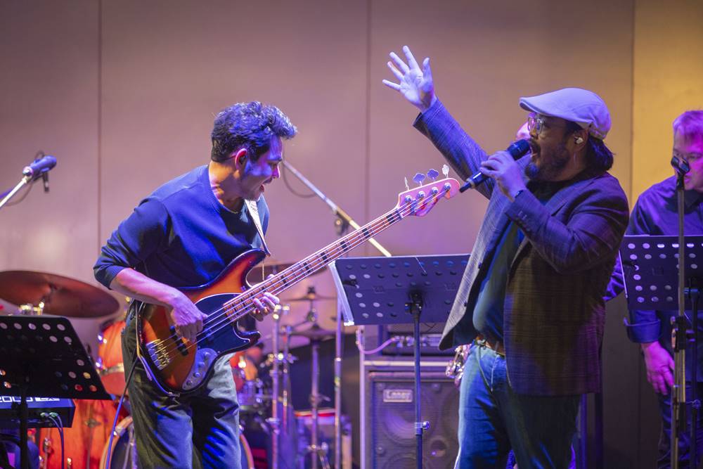 CHANG CANVAS : CIRCLE OF FRIENDS "SOUL AFTER SIX : FIRST & FULL ALBUM : LONG PLAY CONCERT"