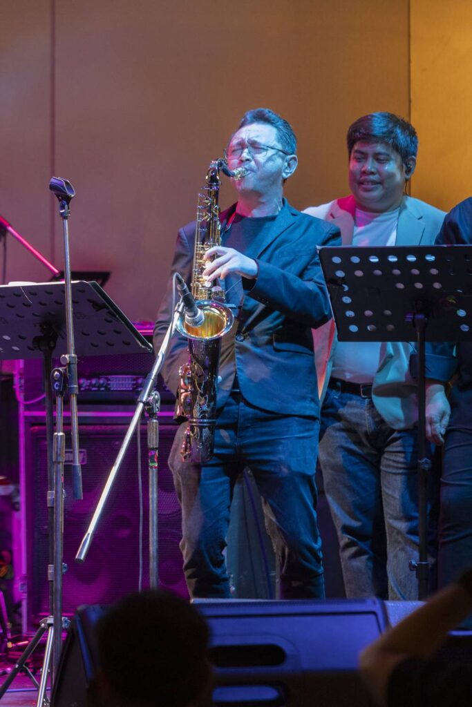 CHANG CANVAS : CIRCLE OF FRIENDS "SOUL AFTER SIX : FIRST & FULL ALBUM : LONG PLAY CONCERT"