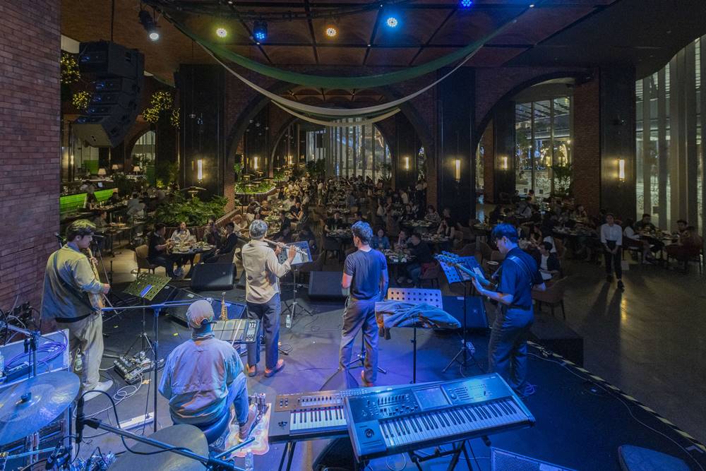 CHANG CANVAS : CIRCLE OF FRIENDS "SOUL AFTER SIX : FIRST & FULL ALBUM : LONG PLAY CONCERT"