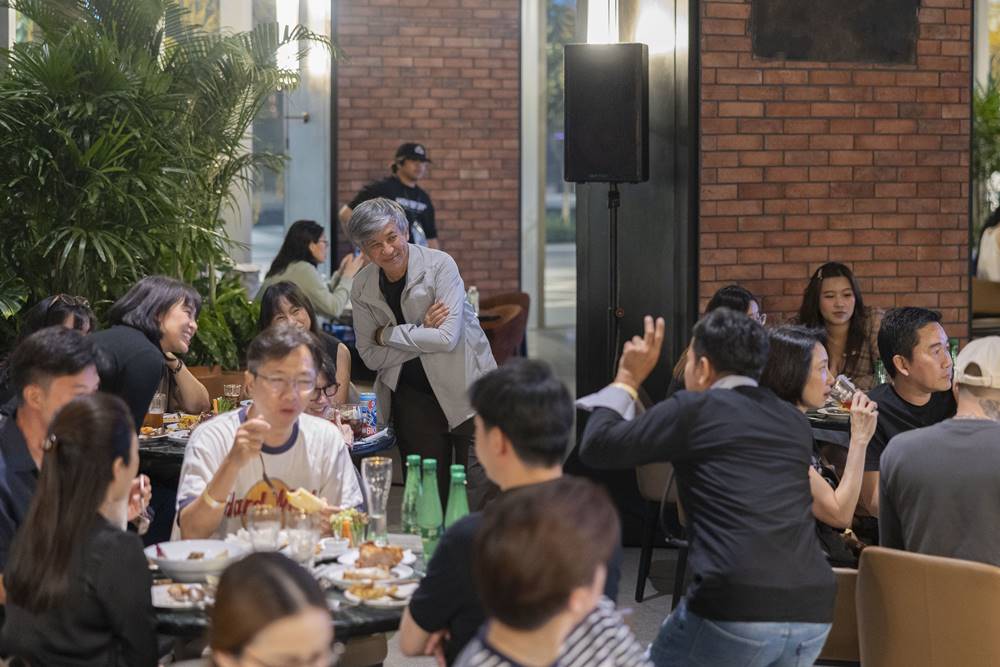 CHANG CANVAS : CIRCLE OF FRIENDS "SOUL AFTER SIX : FIRST & FULL ALBUM : LONG PLAY CONCERT"