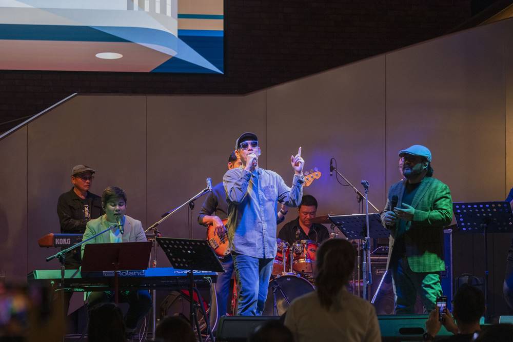 CHANG CANVAS : CIRCLE OF FRIENDS "SOUL AFTER SIX : FIRST & FULL ALBUM : LONG PLAY CONCERT"