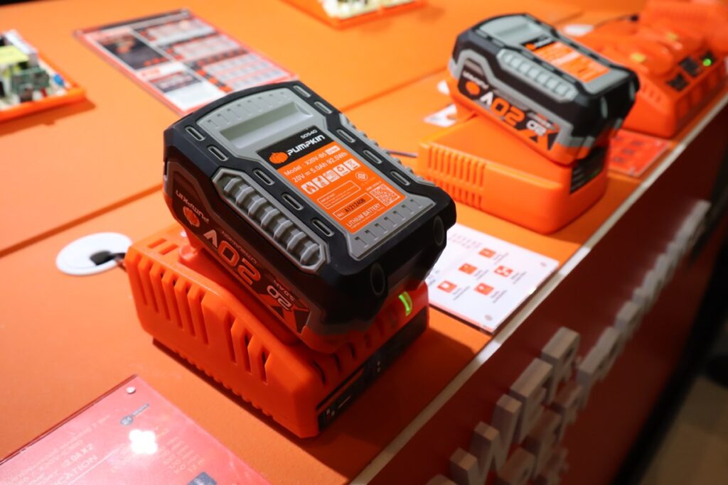 แบตเตอรี่ PUMPKIN P20i +