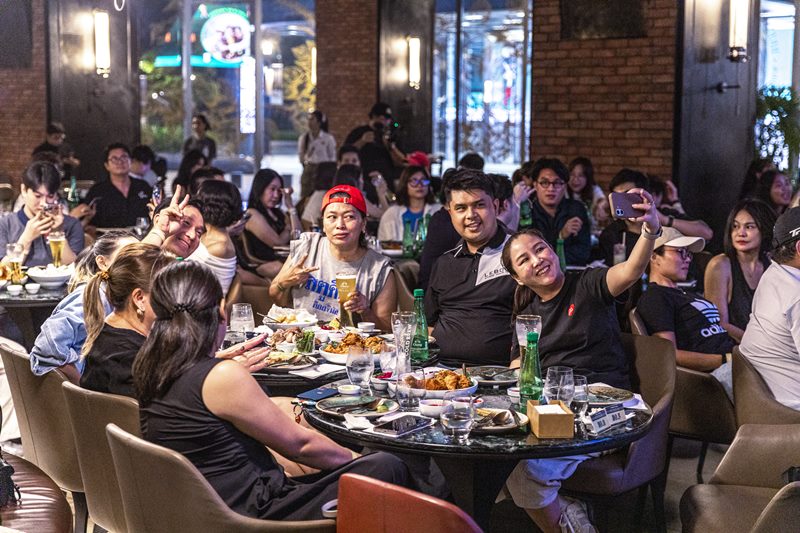 No One Else ที่ Chang Canvas No One Else ที่ Chang Canvas
